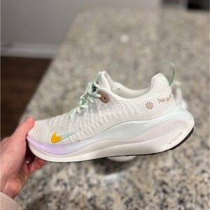 Nike Women's running Shoes